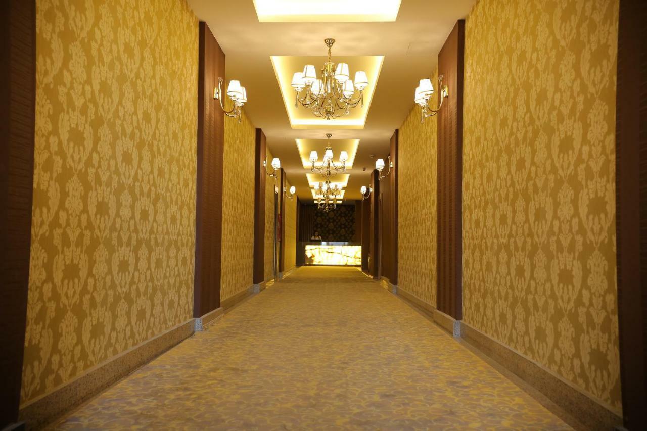Taht Palace Hotel Van Extérieur photo