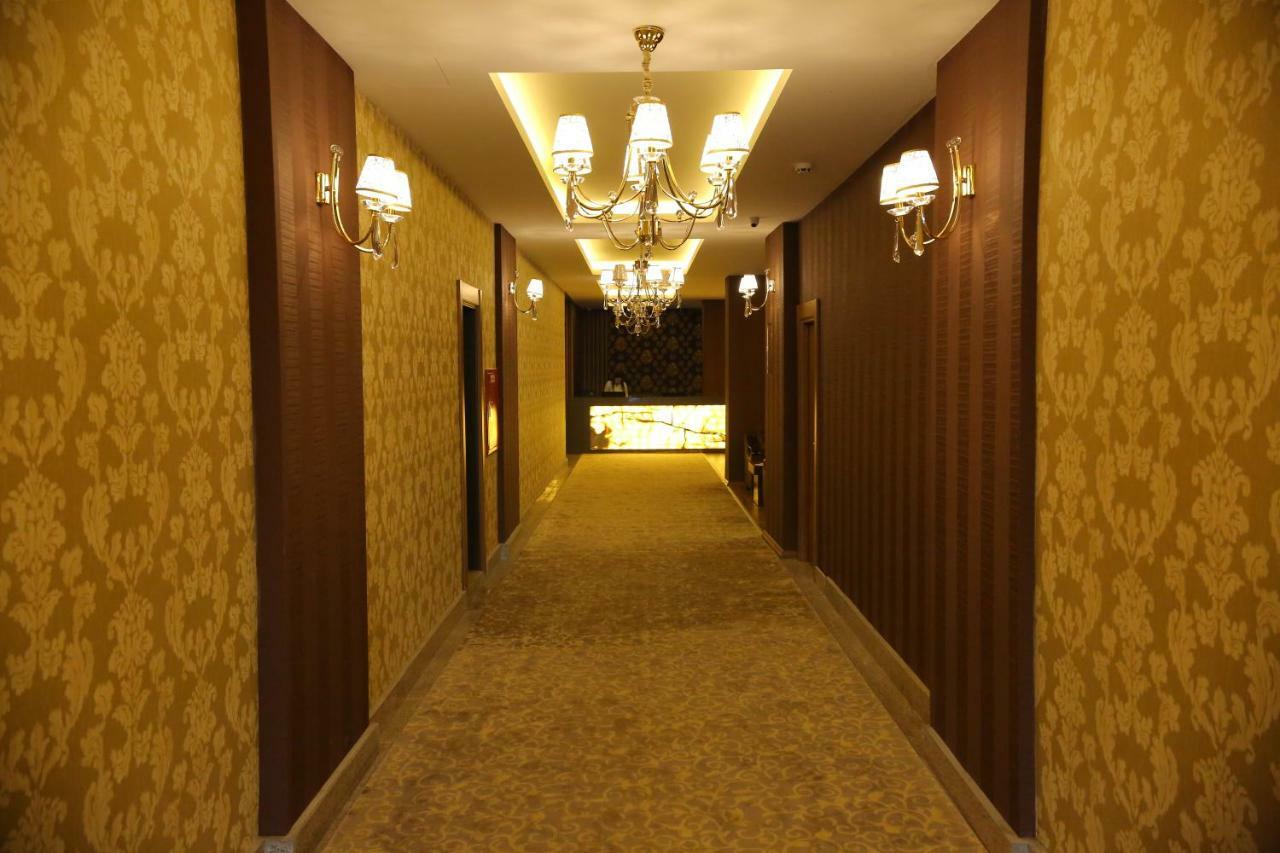 Taht Palace Hotel Van Extérieur photo